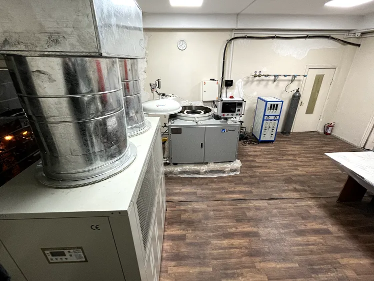 Stage 05: Vacuum sintering